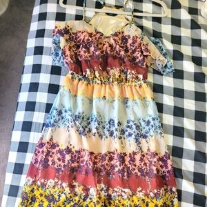 Long dress brand Bebe floral size s